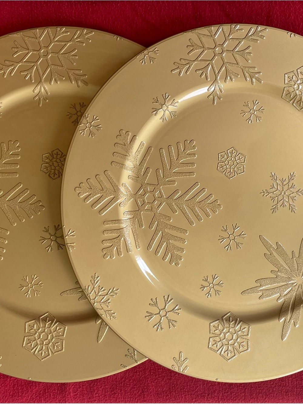 Set of 2 - Festive Gold Snowflake Embossed Charger Plates